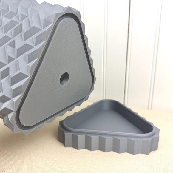 Cobble Planter 02, Indoor Flower Pot, Tabletop Planter, Triangular Design - Picture 8 of 11